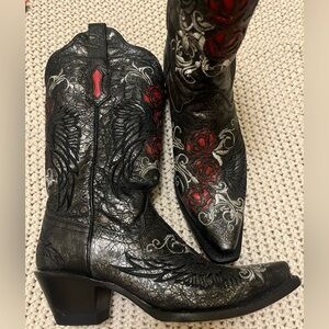 CORRAL BOOTS. Cowhide Leather. BLACK WITH ROSES & WINGS - Festival & Concert!